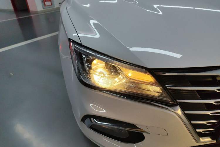 Used Roewe i5 2020 1.5L Manual 4G Connect Luxury Edition Exterior 6