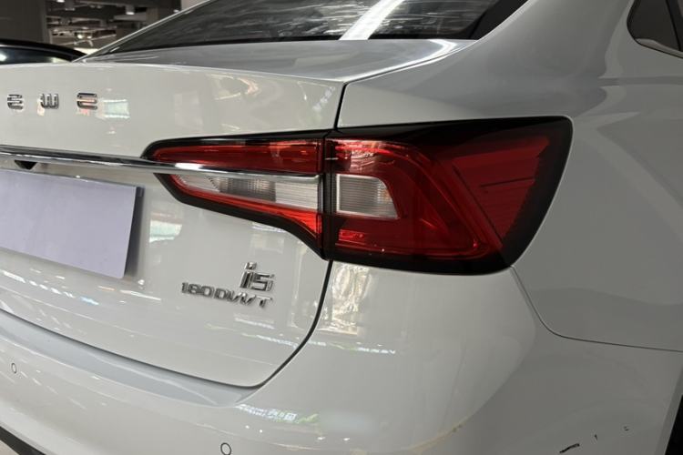 Used Roewe i5 2020 1.5L Automatic 4G Connect Luxury Flagship Edition Exterior 8
