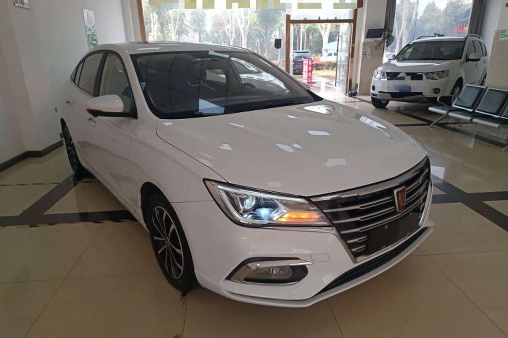 Used Roewe i5 2020 1.5L Automatic 4G Connect Luxury Flagship Edition Front Right 45 Deg