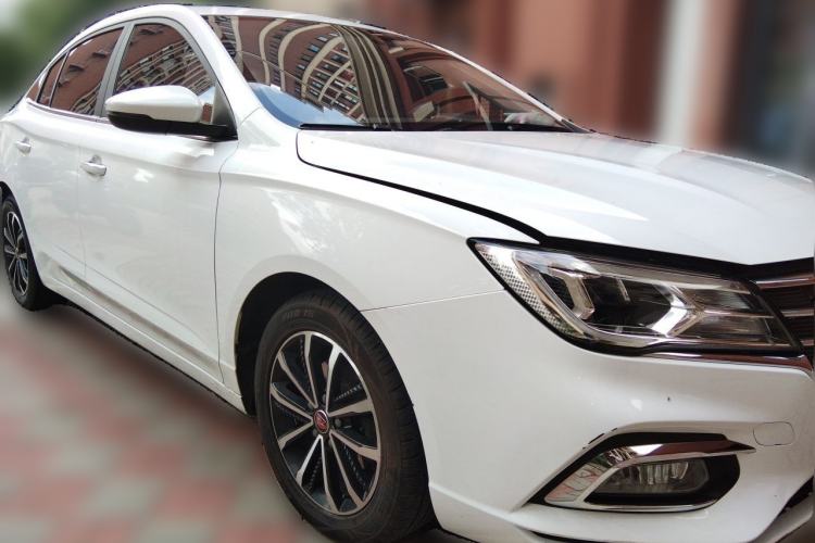 Used Roewe i5 2020 1.5L Manual 4G Connect Leehao Flagship Edition Front Right 45 Deg