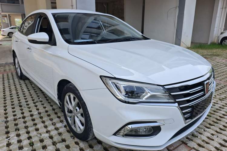 Used Roewe i5 2020 1.5L Manual 4G Connect Luxury Edition Front Right 45 Deg
