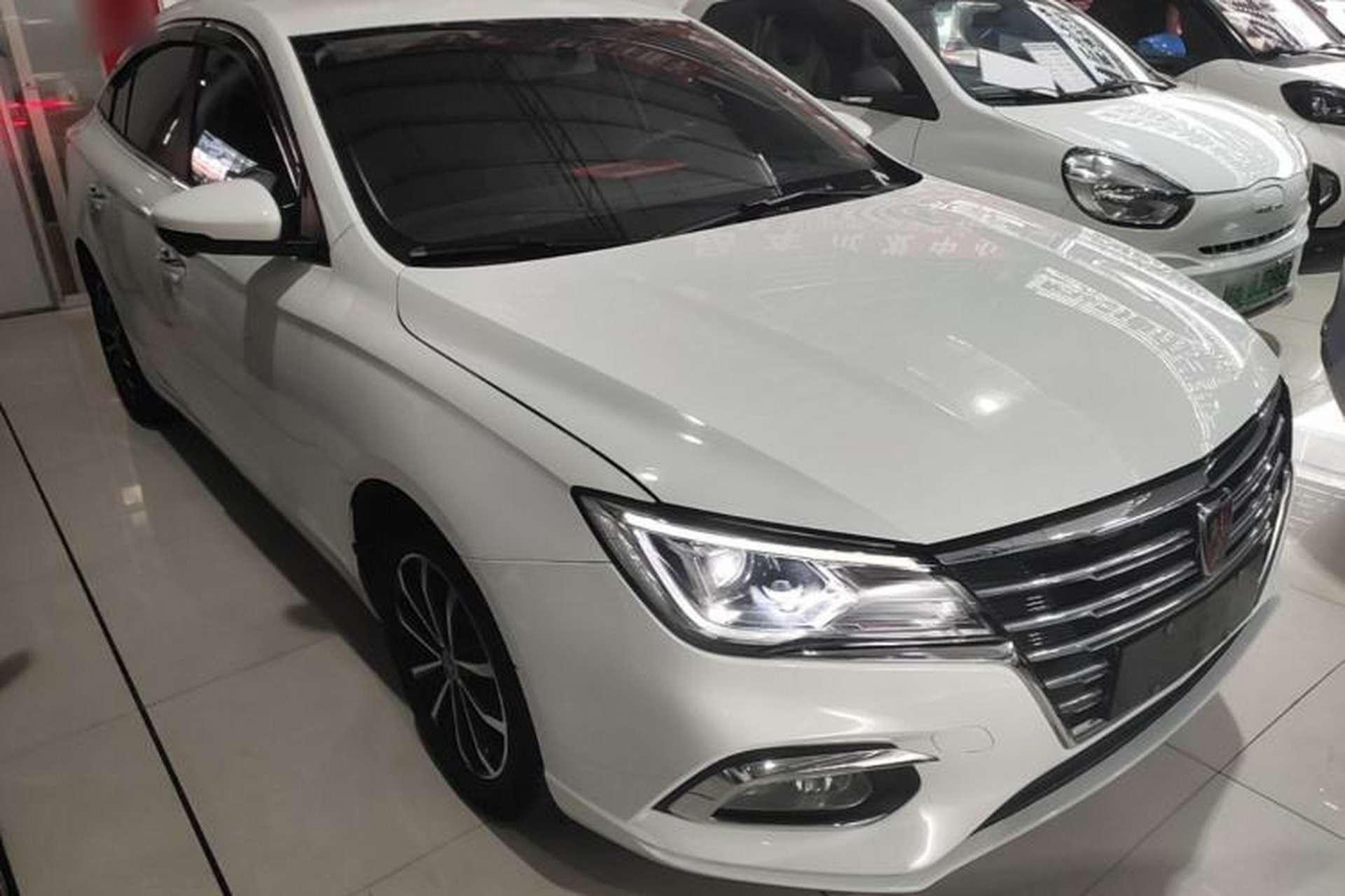 Used Roewe i5 2020 1.5L Automatic 4G Connect Luxury Flagship Edition Front Right 45 Deg