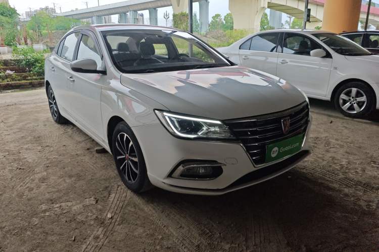 Used Roewe i5 2020 1.5L Manual 4G Connect Leehao Flagship Edition Front Right 45 Deg