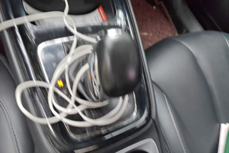 Used Roewe i5 2020 1.5L Automatic 4G Connect Luxury Flagship Edition Gear Lever
