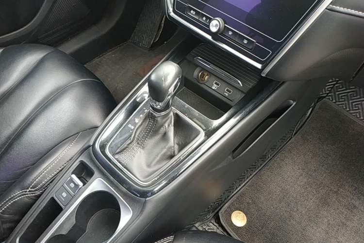 Used Roewe i5 2020 1.5L Automatic 4G Connected Linghao Edition Gear Lever