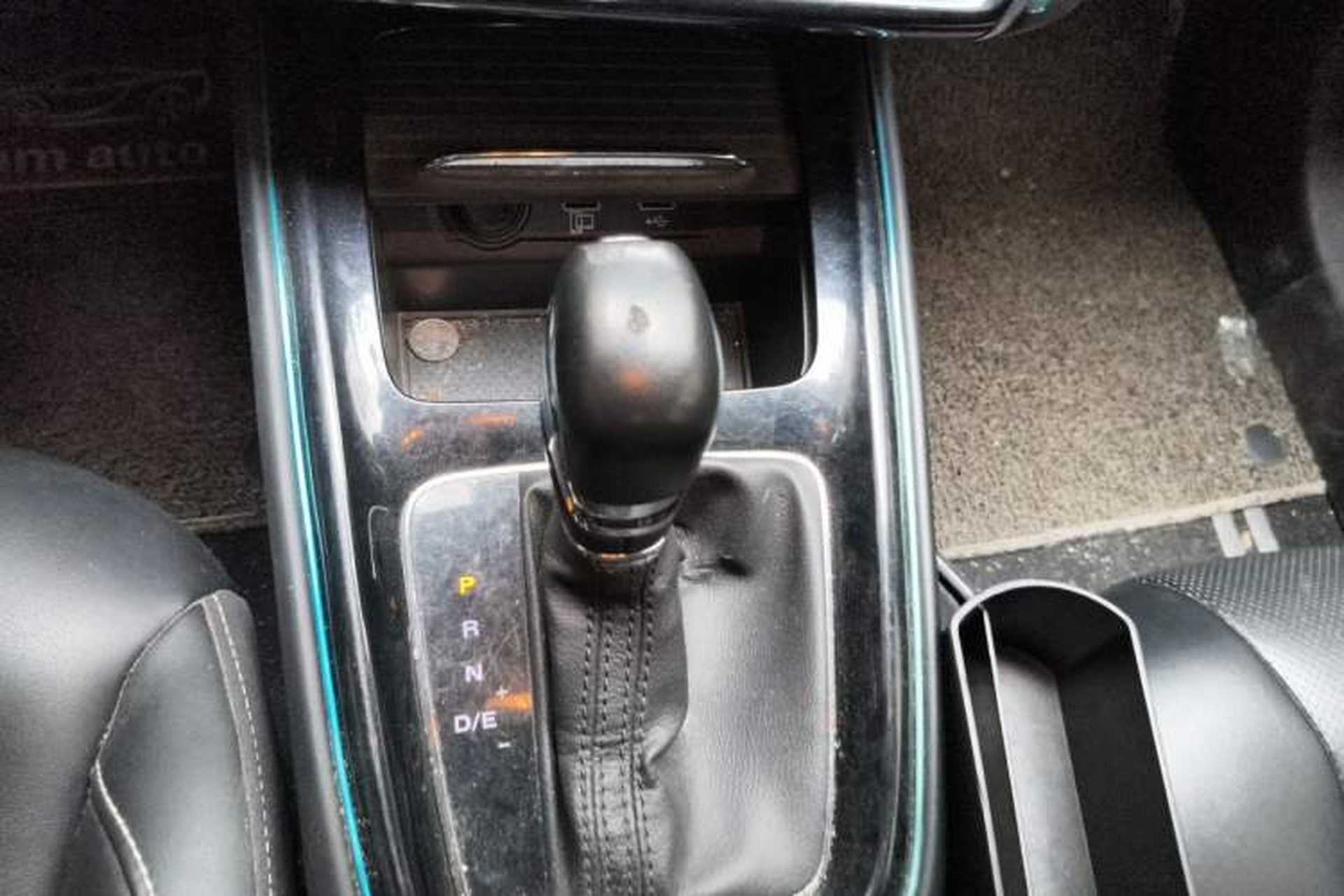 Used Roewe i5 2020 1.5L Automatic 4G Connect Luxury Flagship Edition Gear Lever