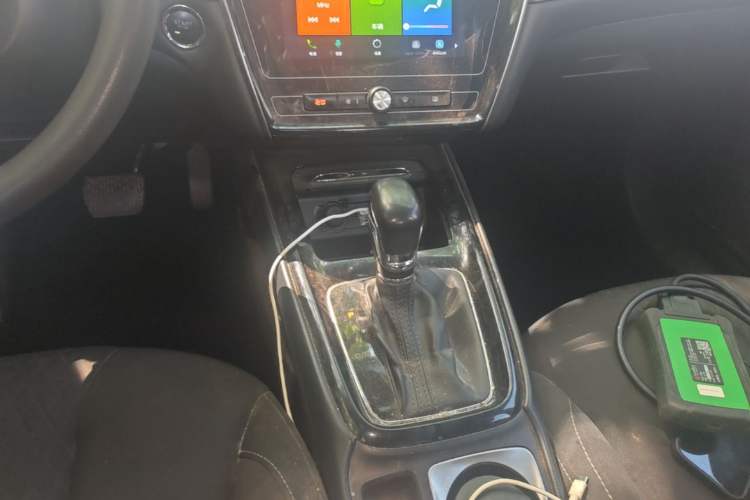 Used Roewe i5 2020 1.5L Automatic 4G Connected Linghao Edition Gear Lever
