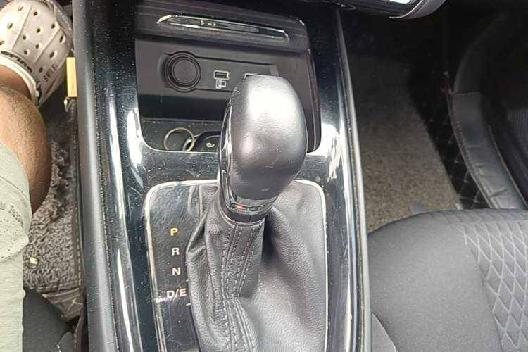 Used Roewe i5 2020 1.5L Automatic 4G Connected Linghao Edition Gear Lever