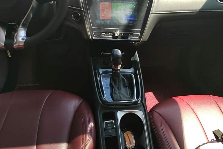 Used Roewe i5 2020 1.5L Automatic 4G Connected Linghao Edition Gear Lever