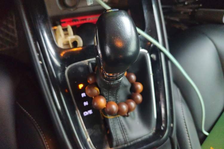 Used Roewe i5 2020 1.5L Automatic 4G Connect Luxury Flagship Edition Gear Lever