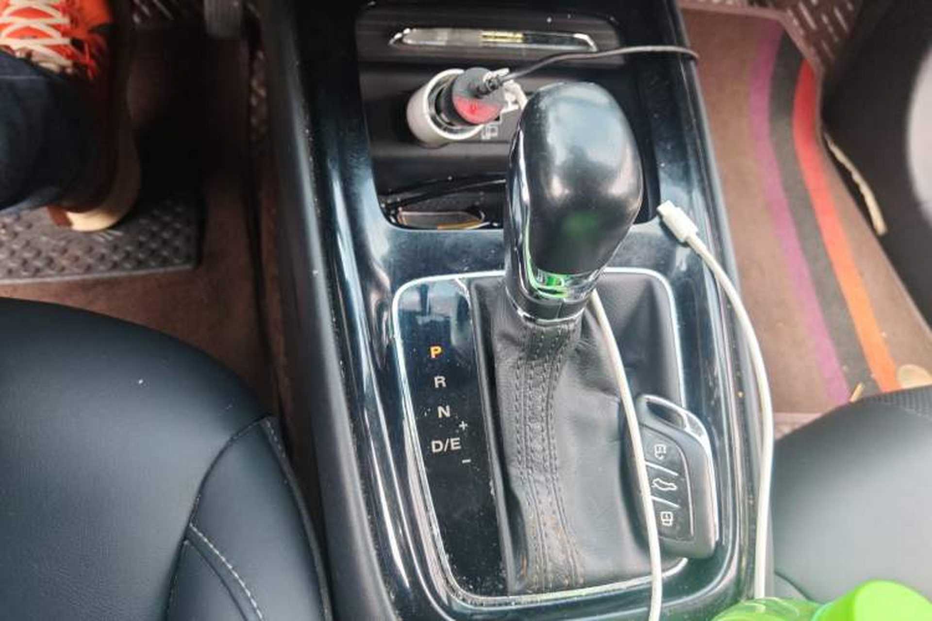 Used Roewe i5 2020 1.5L Automatic 4G Connect Luxury Flagship Edition Gear Lever