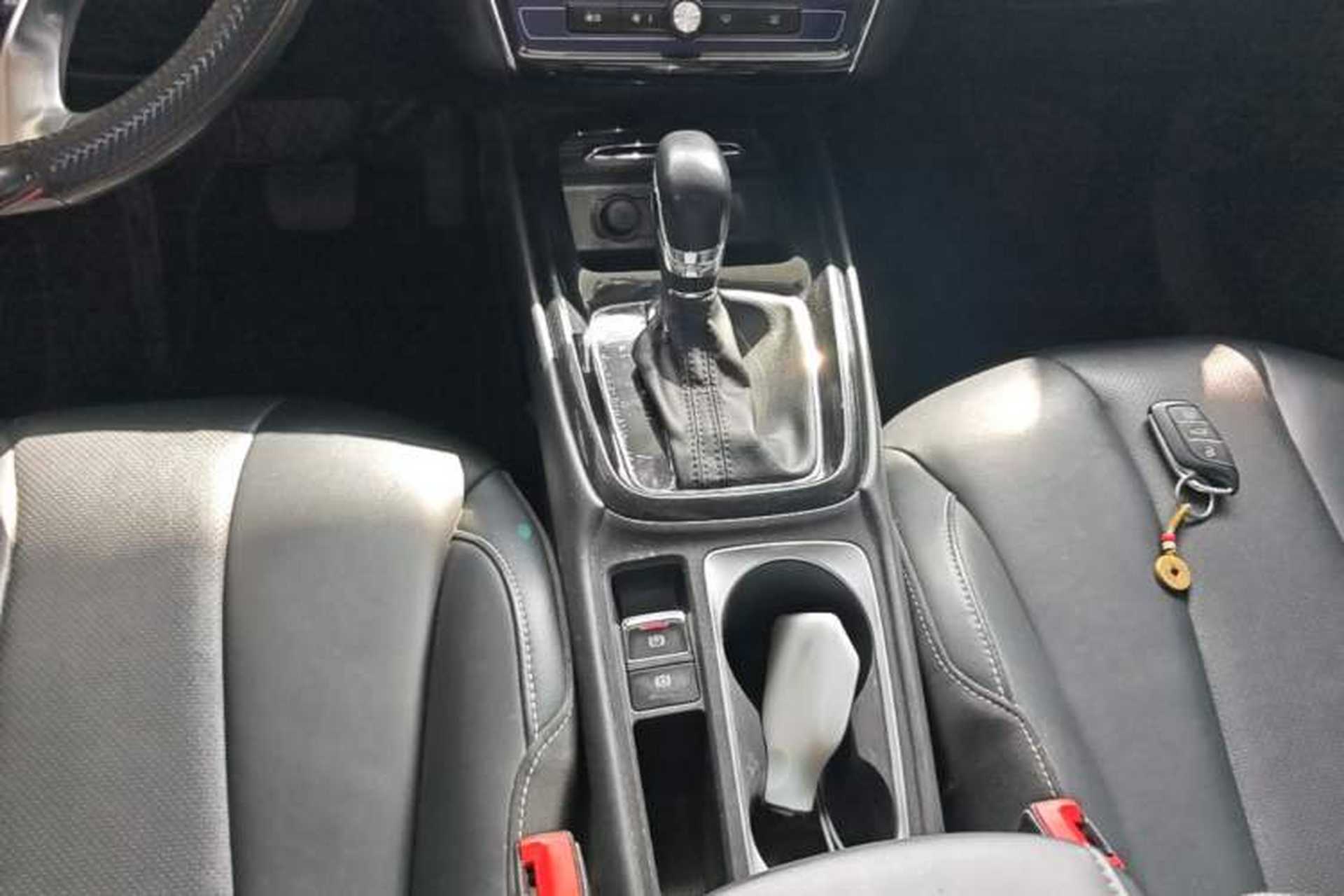 Used Roewe i5 2020 1.5L Automatic 4G Connect Luxury Flagship Edition Gear Lever