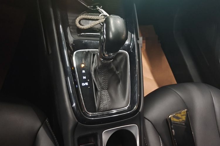 Used Roewe i5 2020 1.5L Automatic 4G Connect Luxury Flagship Edition Gear Lever