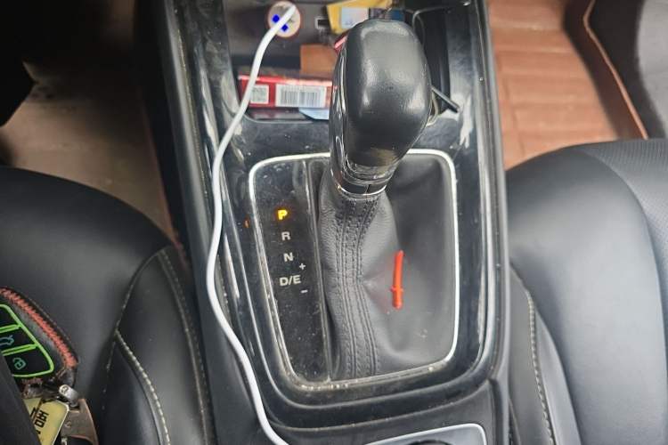 Used Roewe i5 2020 1.5L Automatic 4G Connect Luxury Flagship Edition Gear Lever