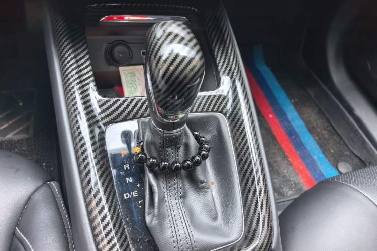 Used Roewe i5 2020 1.5L Automatic 4G Connect Luxury Flagship Edition Gear Lever