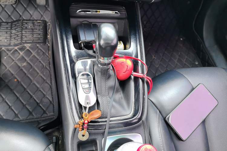 Used Roewe i5 2020 1.5L Automatic 4G Connect Luxury Flagship Edition Gear Lever