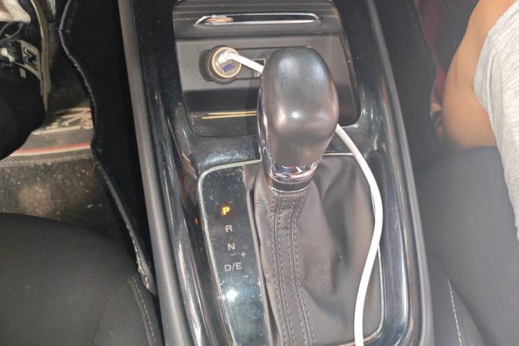 Used Roewe i5 2020 1.5L Automatic 4G Connected Linghao Edition Gear Lever