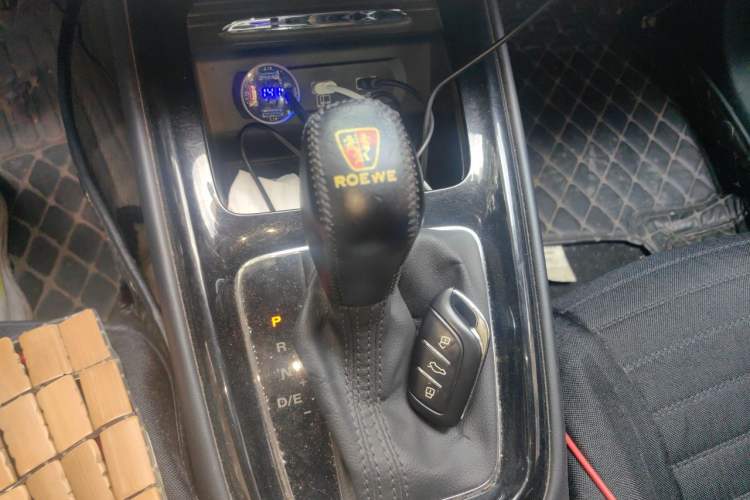 Used Roewe i5 2020 1.5L Automatic 4G Connect Luxury Flagship Edition Gear Lever