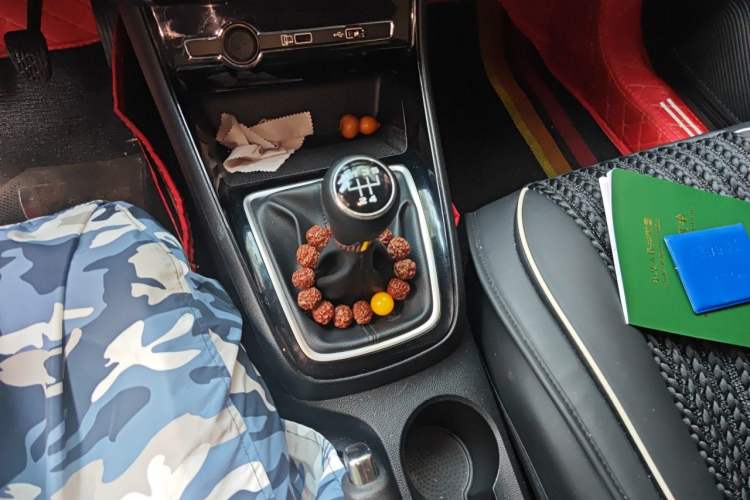 Used Roewe i5 2020 1.5L Manual 4G Connect Luxury Edition Gear Lever
