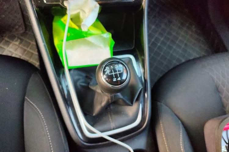 Used Roewe i5 2020 1.5L Manual 4G Connect Luxury Edition Gear Lever
