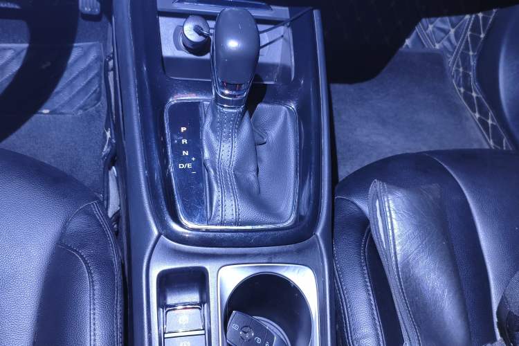 Used Roewe i5 2020 1.5L Automatic 4G Connected Linghao Edition Gear Lever