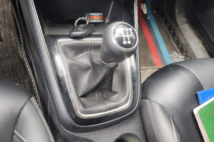 Used Roewe i5 2020 1.5L Manual 4G Connect Leehao Flagship Edition Gear Lever