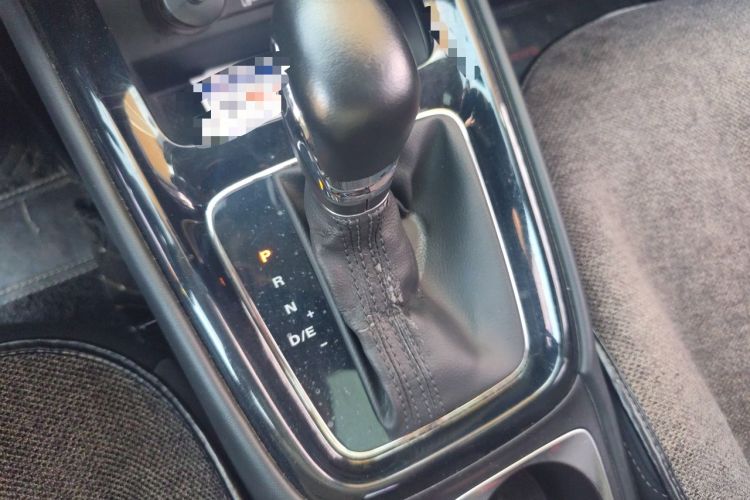 Used Roewe i5 2020 1.5L Automatic 4G Connect Luxury Flagship Edition Gear Lever