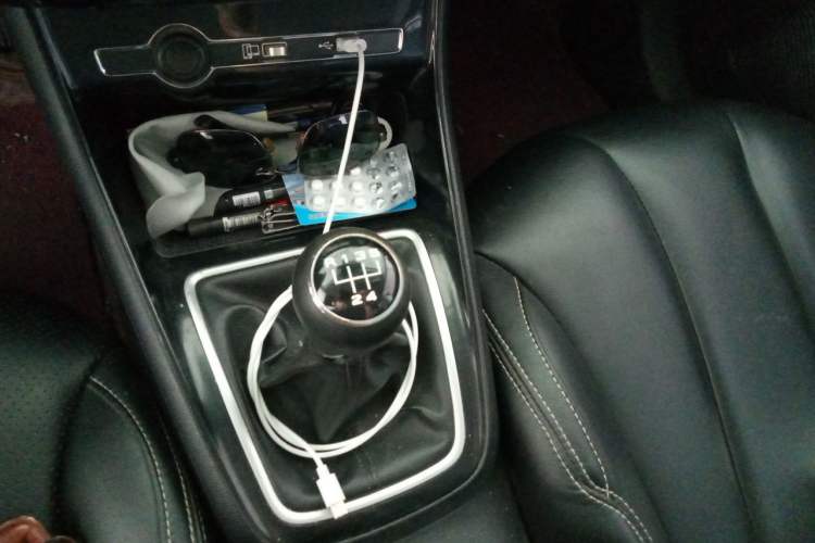 Used Roewe i5 2020 1.5L Manual 4G Connect Luxury Edition Gear Lever