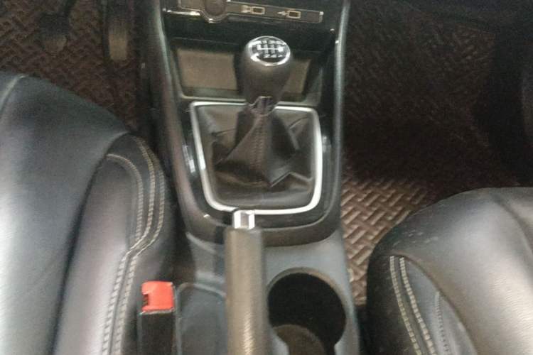 Used Roewe i5 2020 1.5L Manual 4G Connect Luxury Edition Gear Lever