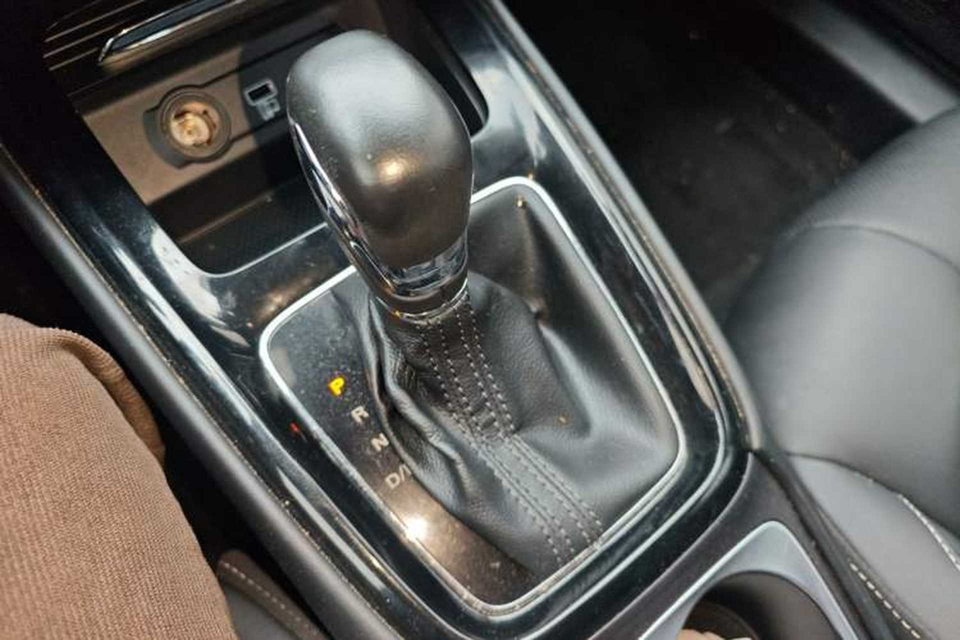 Used Roewe i5 2020 1.5L Automatic 4G Connect Luxury Flagship Edition Gear Lever