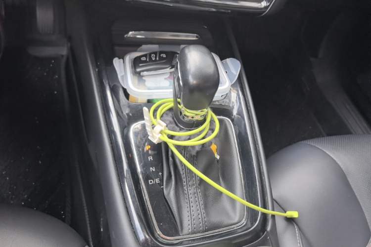 Used Roewe i5 2020 1.5L Automatic 4G Connect Luxury Flagship Edition Gear Lever