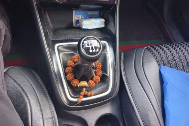 Used Roewe i5 2020 1.5L Manual 4G Connect Luxury Edition Gear Lever