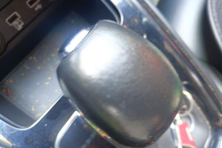 Used Roewe i5 2020 1.5L Automatic 4G Connect Luxury Flagship Edition Gear Lever