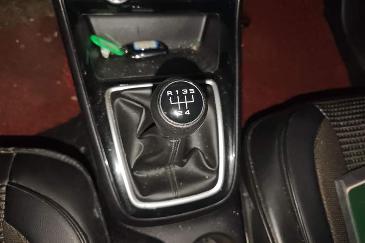 Used Roewe i5 2020 1.5L Manual Linghao Edition Gear Lever