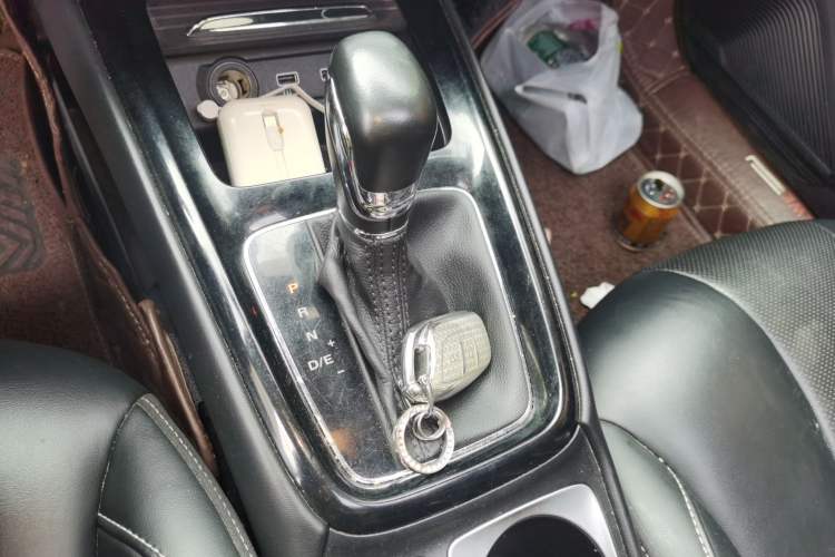 Used Roewe i5 2020 1.5L Automatic 4G Connect Luxury Flagship Edition Gear Lever