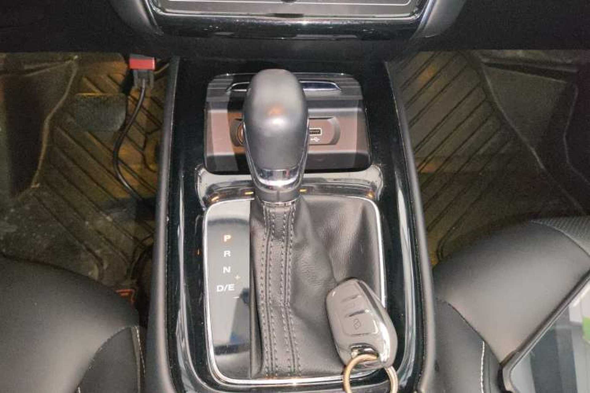 Used Roewe i5 2020 1.5L Automatic 4G Connect Luxury Flagship Edition Gear Lever