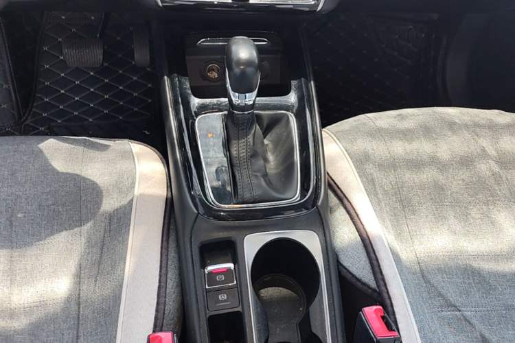 Used Roewe i5 2020 1.5L Automatic 4G Connected Linghao Edition Gear Lever
