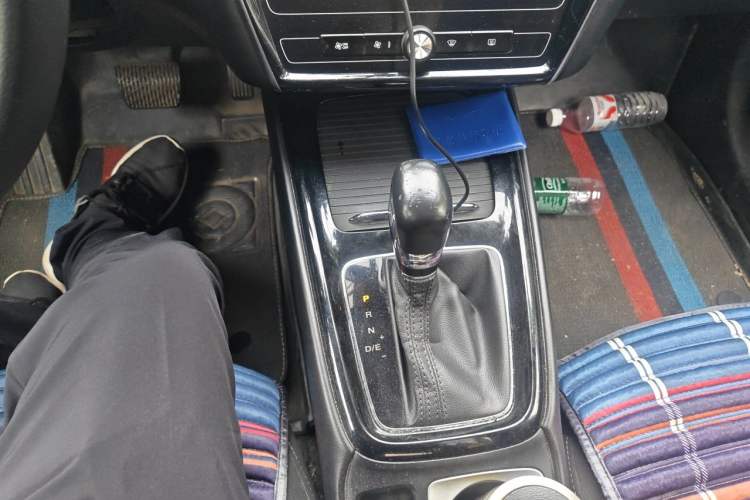 Used Roewe i5 2020 1.5L Automatic 4G Connected Linghao Edition Gear Lever