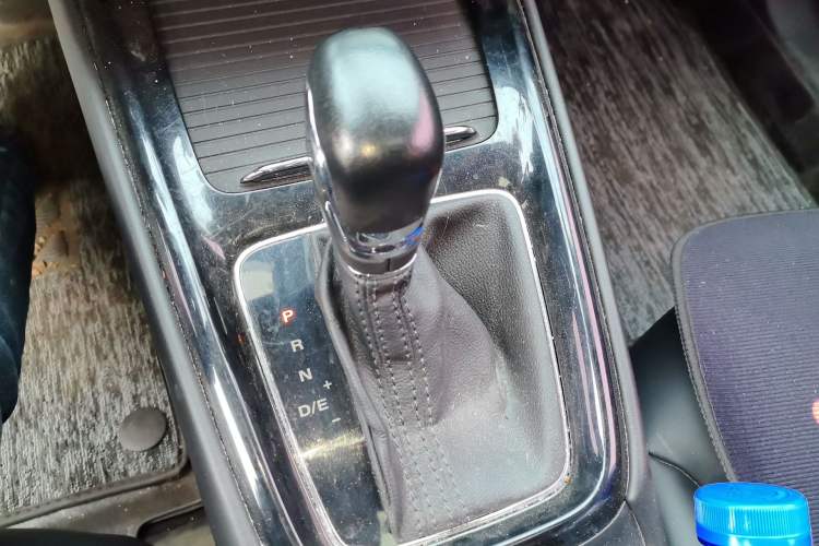 Used Roewe i5 2020 1.5L Automatic 4G Connect Luxury Flagship Edition Gear Lever