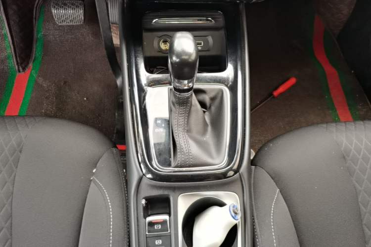 Used Roewe i5 2020 1.5L Automatic 4G Connected Linghao Edition Gear Lever