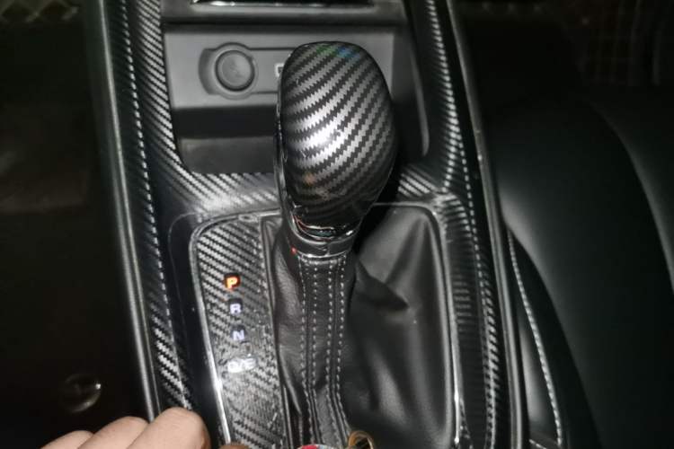 Used Roewe i5 2020 1.5L Automatic 4G Connect Luxury Flagship Edition Gear Lever
