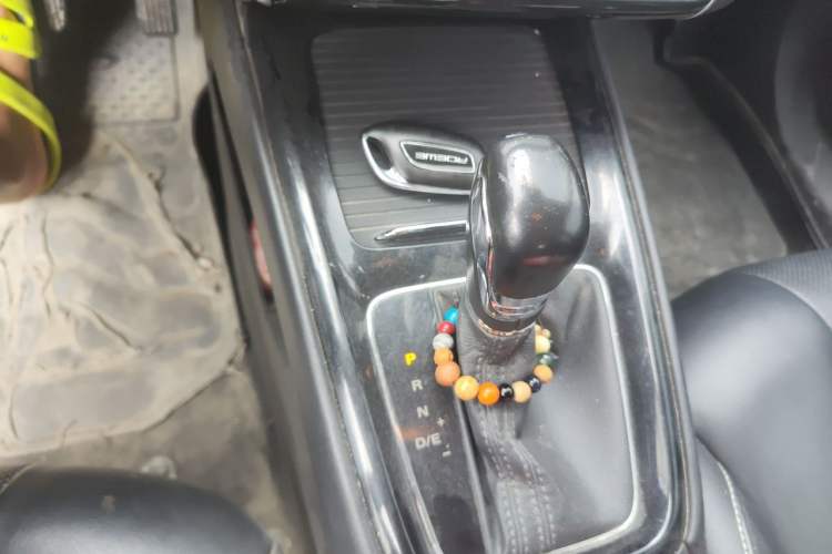Used Roewe i5 2020 1.5L Automatic 4G Connect Luxury Flagship Edition Gear Lever