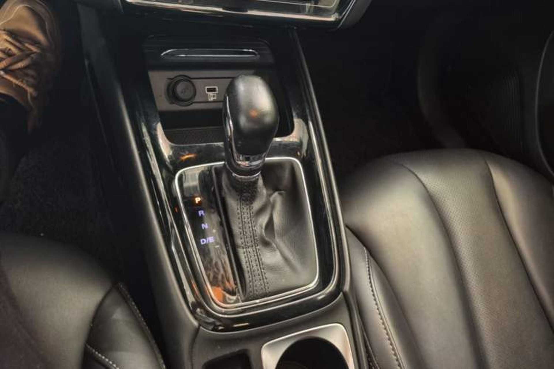 Used Roewe i5 2020 1.5L Automatic 4G Connect Luxury Flagship Edition Gear Lever