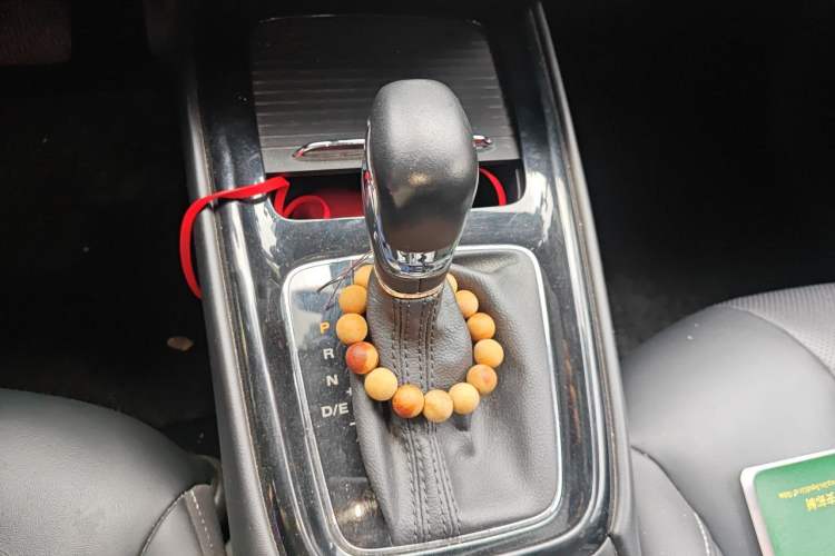 Used Roewe i5 2020 1.5L Automatic 4G Connect Luxury Flagship Edition Gear Lever