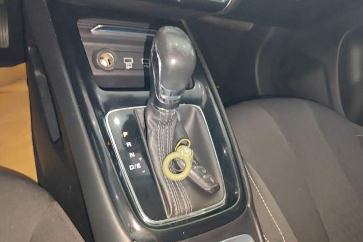 Used Roewe i5 2020 1.5L Automatic 4G Connected Linghao Edition Gear Lever