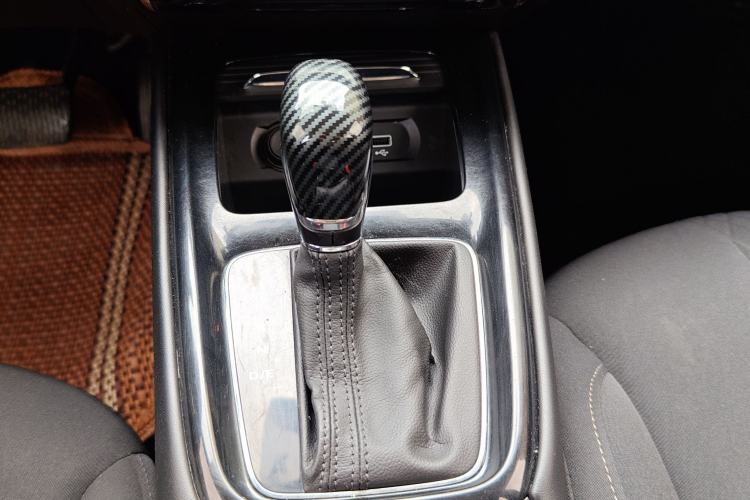 Used Roewe i5 2020 1.5L Automatic 4G Connected Linghao Edition Gear Lever