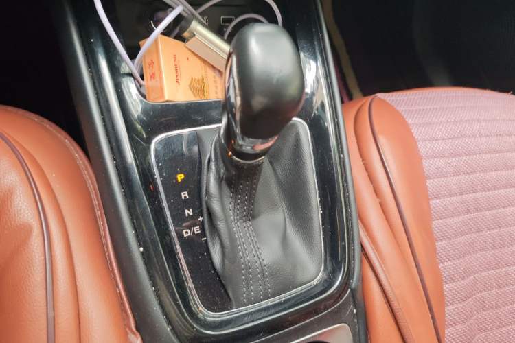 Used Roewe i5 2020 1.5L Automatic 4G Connected Linghao Edition Gear Lever