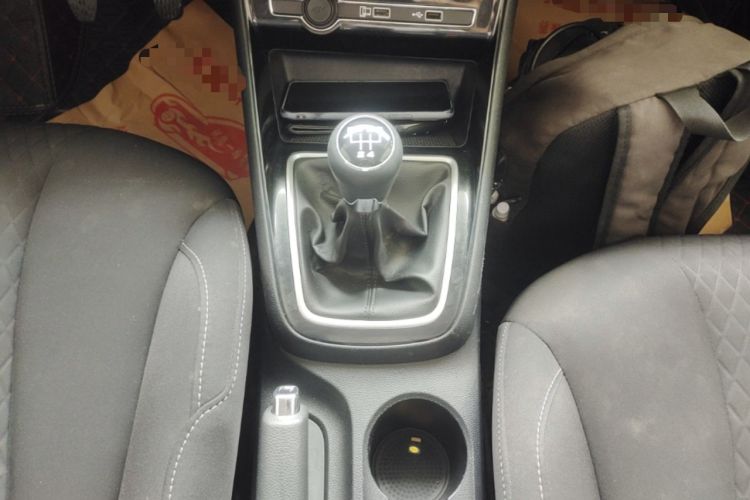 Used Roewe i5 2020 1.5L Manual 4G Connect Luxury Edition Gear Lever