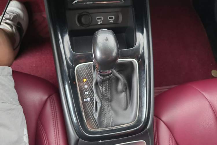 Used Roewe i5 2020 1.5L Automatic 4G Connected Linghao Edition Gear Lever