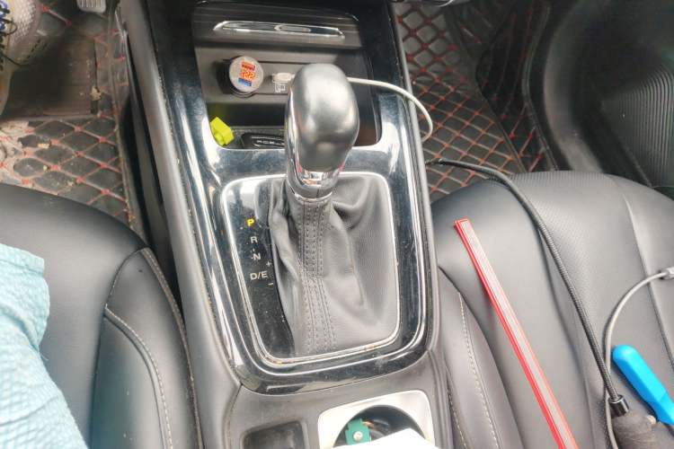 Used Roewe i5 2020 1.5L Automatic 4G Connect Luxury Flagship Edition Gear Lever